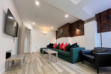 6 bed house, Cathays, Cardiff, CF244QH - Image 3