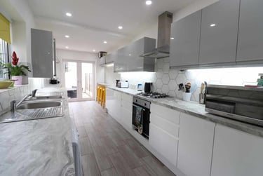 6 bed house, Cathays, Cardiff, CF244EY - Image 2