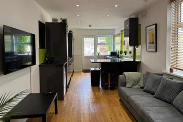 6 bed house, Cathays, Cardiff, CF244QQ - Image 1