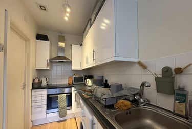 1 bed flat, Roath, Plasnewydd, Cardiff, CF243PT - Image 3