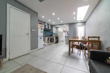 5 bed house, Cathays, Cardiff, CF244BP - Image 2