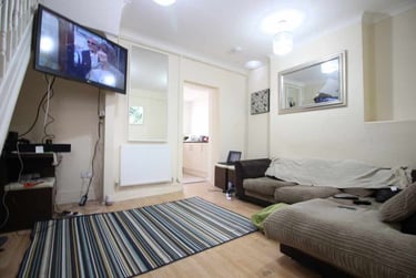 4 bed house, Cathays, Plasnewydd, Cardiff, CF244DF - Image 1