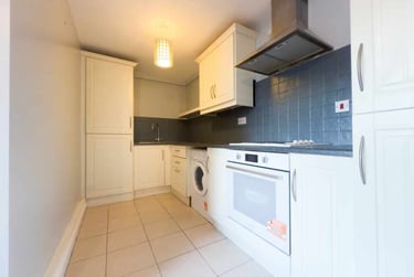 1 bed flat, Llandaff North, Llandaff, Cardiff, CF142NA - Image 1