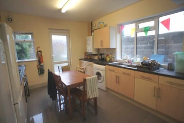 6 bed house, Cathays, Plasnewydd, Cardiff, CF244AU - Image 2