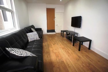 7 bed house, Cathays, Cardiff, CF103EE - Image 3