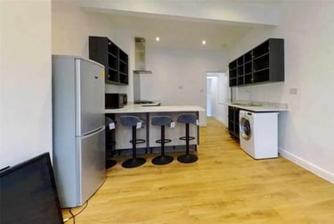 5 bed house, Hubert Road, Selly Park, Birmingham, B296ET - Image 2