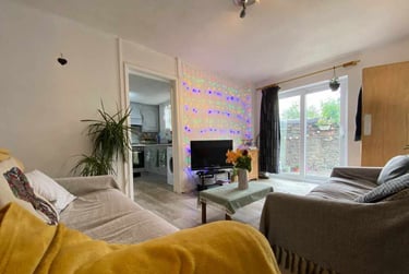 4 bed house, Cathays, Cardiff, CF244NT - Image 1