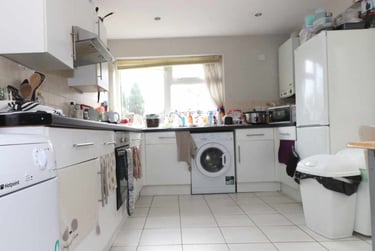 4 bed house, Cathays, Cardiff, CF244QF - Image 2