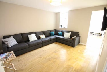 6 bed house, Cathays, Cardiff, CF244HZ - Image 1