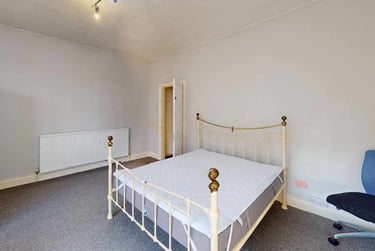 4 bed house, Fosse Road South, City Centre, Leicester, LE30FW - Image 2