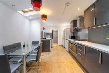 6 bed house, Hubert Road, Selly Park, Birmingham, B296EP - Image 3