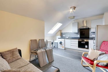 3 bed house, Victoria Road, St James, Exeter, EX46JB - Image 9