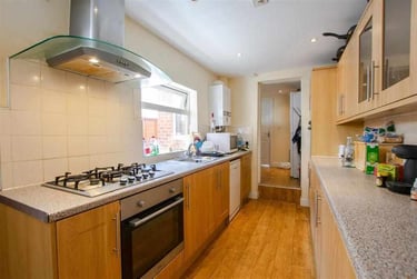 8 bed house, Heeley Road, Selly Park, Birmingham, B296EN - Image 4