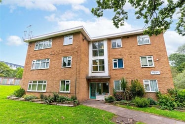 2 bed flat, Silvington Close, Weoley Castle, Birmingham, B294PJ - Image 1