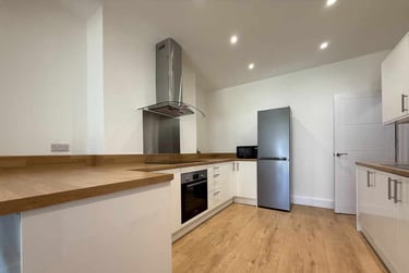 6 bed house, Cathays, Cardiff, CF244JX - Image 3