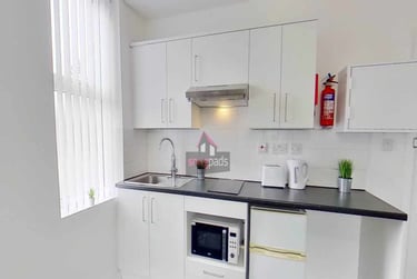 1 bed house, Salford, Ellesmere Park, M300DX - Image 6