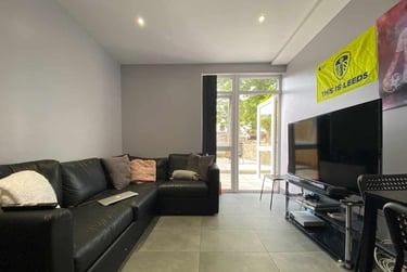 6 bed house, Cathays, Cardiff, CF244RB - Image 2