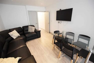 7 bed house, Teignmouth Road, Selly Park, Birmingham, B297BA - Image 2