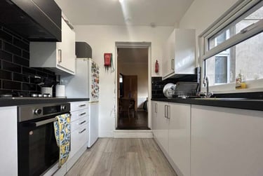 3 bed house, Cathays, Cardiff, CF244EY - Image 2