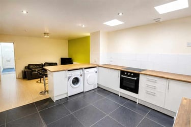 7 bed house, 165 Hubert Road, Selly Park, Birmingham, B296ET - Image 3
