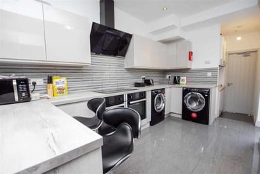 7 bed house, Harrow Road, Selly Park, Birmingham, B297DN - Image 3