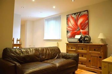 2 bed flat, Uplands Crescent, Uplands, Swansea, SA20EZ - Image 2