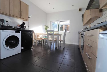 7 bed house, Roath, Plasnewydd, Cardiff, CF243JW - Image 3