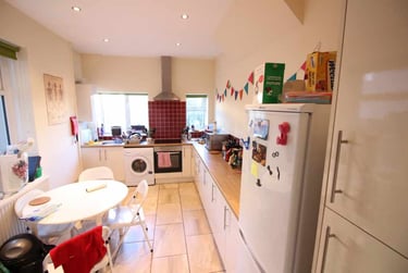 4 bed house, Cathays, Cardiff, CF244LN - Image 1