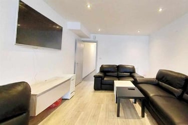 7 bed house, Tiverton Road, Selly Park, Birmingham, B296DB - Image 1