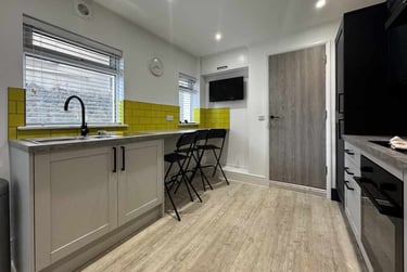 4 bed house, Cathays, Cardiff, CF244EY - Image 1