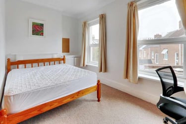3 bed house, Old Park Road, St Sidwells, Exeter, EX44EZ - Image 4