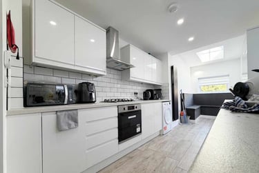 6 bed house, Cathays, Cardiff, CF244ET - Image 3