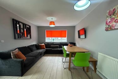 8 bed house, Cathays, Plasnewydd, Cardiff, CF244BT - Image 1