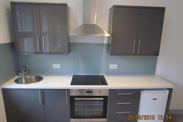 1 bed flat, Llanfair House, St Mary's Square, Swansea, SA13LP - Image 3