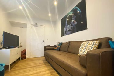 5 bed house, Cathays, Cardiff, CF244NW - Image 2