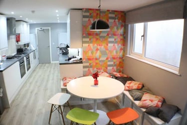 8 bed house, Cathays, Cardiff, CF244EJ - Image 1