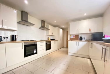 10 bed house, Cathays, Plasnewydd, Cardiff, CF244AU - Image 1