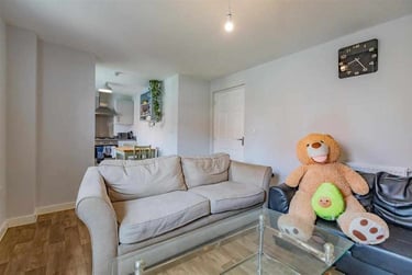 2 bed flat, Escelie Way, Selly Oak, Birmingham, B296GP - Image 3
