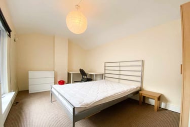 3 bed flat, Roath, Plasnewydd, Cardiff, CF243BQ - Image 5