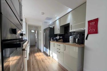 6 bed house, Cathays, Cardiff, CF244ES - Image 3