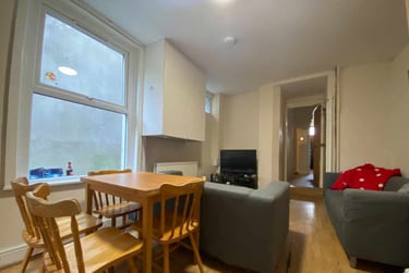 5 bed house, Cathays, Cardiff, CF244DX - Image 2