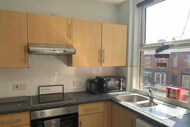 5 bed house, Walton Road, Sharrowvale, Sheffield, S118RE - Image 2