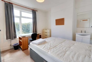 6 bed house, Tresillian Gardens, Mount Pleasant, Exeter, EX47AJ - Image 8