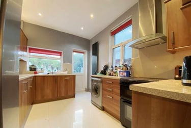 3 bed house, Cathays, Cardiff, CF244JW - Image 1