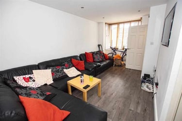 7 bed house, Dartmouth Road, Selly Park, Birmingham, B296DR - Image 1
