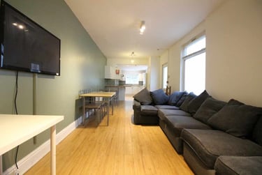 8 bed house, Cathays, Plasnewydd, Cardiff, CF244AQ - Image 1