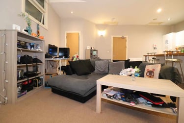 3 bed flat, Adamsdown, Adamstown, Cardiff, CF240EZ - Image 1