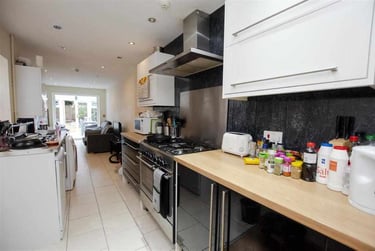 7 bed house, Hubert Road, Selly Park, Birmingham, B296ER - Image 1