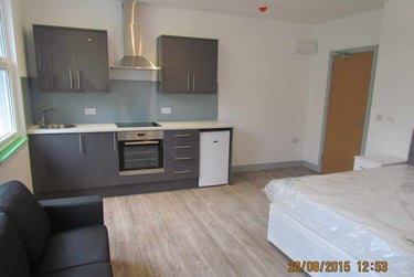 1 bed flat, Llanfair House, St Mary's Square, Swansea, SA13LP - Image 1
