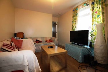 5 bed house, Cathays, Cardiff, CF244QB - Image 1
